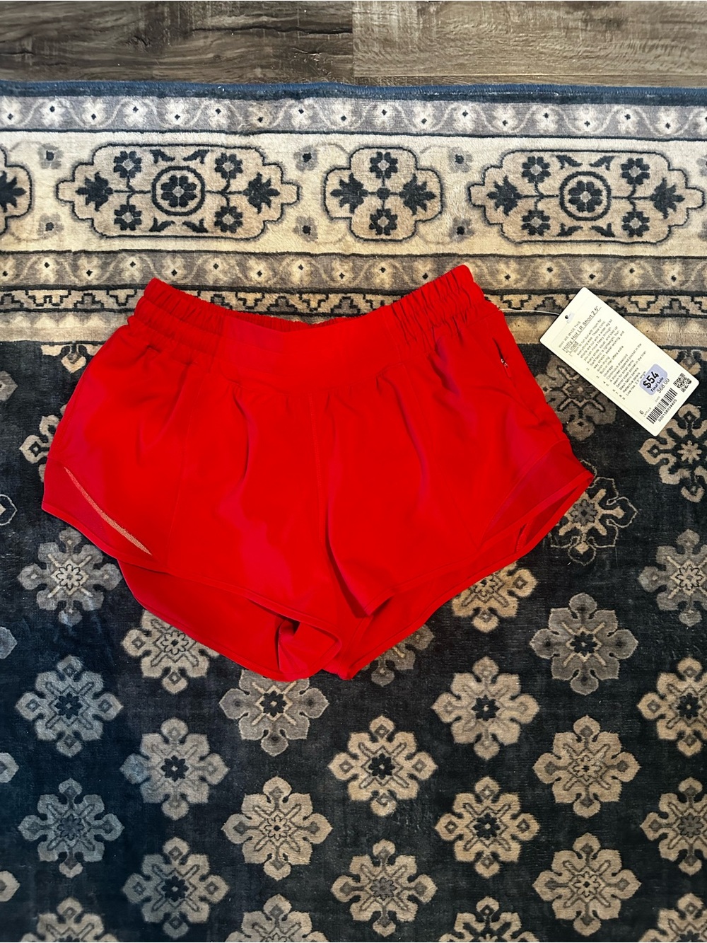 Lululemon Hotty Hot LR 2.5” Lined Short in Oxford Red❤️ NWT